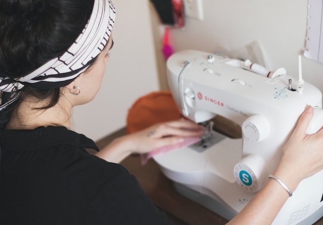 advantages of computerised sewing machine
